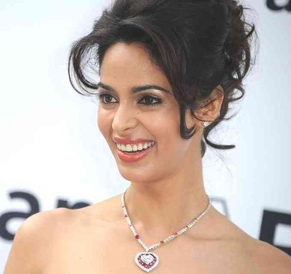 Mallika Sherawat Affairs, Age, Net Worth, Height, Bio and More
