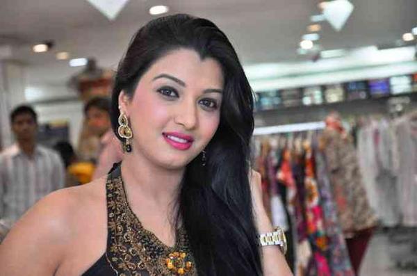 Siddhi Mamre Affairs, Net Worth, Age, Height, Bio and More